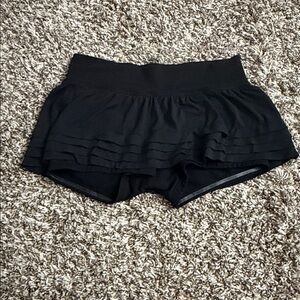 Lululemon Breath of Fire skirt size 6 black